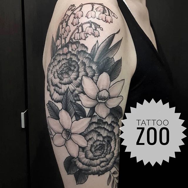 A beautiful bouquet by @marymadsentattoos Call 250-361-1952 to book. #weLOVEtattooingyou