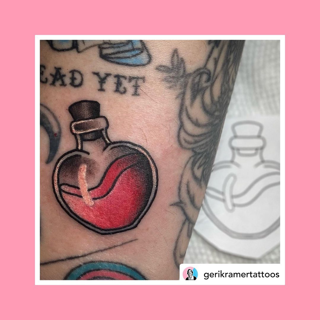 Little gap filler by @gerikramertattoos Click link in bio to get on her mailing list to be the first to know when her books are reopening in April!!